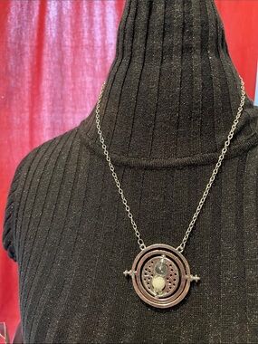 Vintage-Inspired Silver Tone Hourglass Pendant Necklace Silver harry potter 22”